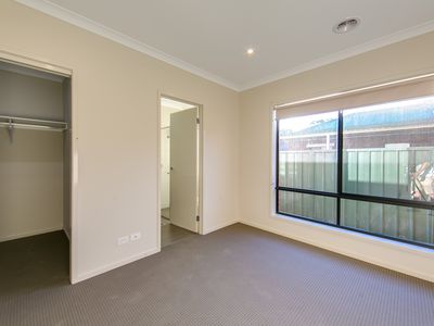 517 HOVELL STREET, Albury