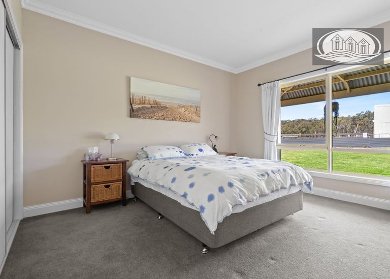 231 Golf Course Road, Heywood