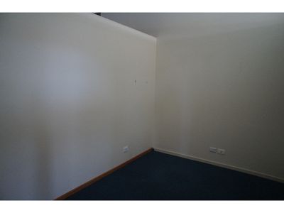 2 / 31 - 33 O'Callaghans Prd, Horsham