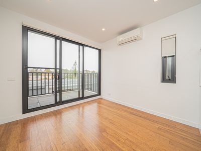 410 / 12 Olive York Way, Brunswick West