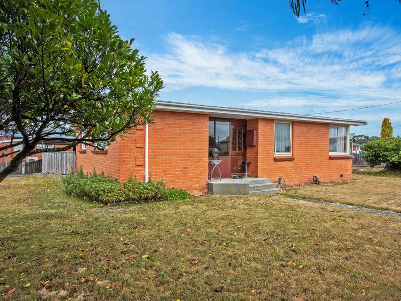 24 Hellyer Street, Smithton