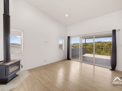 15 Coastal View Drive, Tallwoods Village