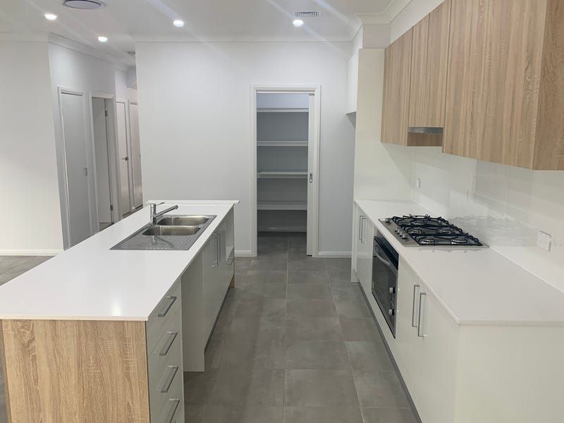 149B Village Circuit, Gregory Hills