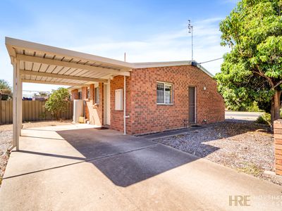 1 / 12 Remlaw Road, Horsham