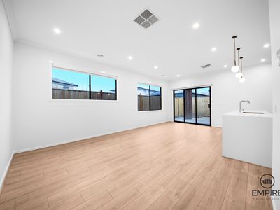 164 Villa Doria Drive, Clyde North