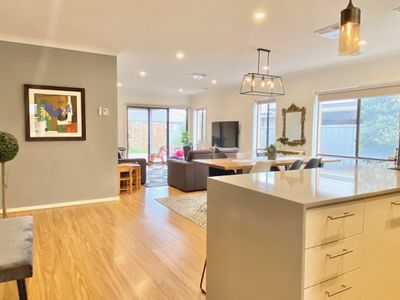 86 Spearmint Boulevard, Manor Lakes