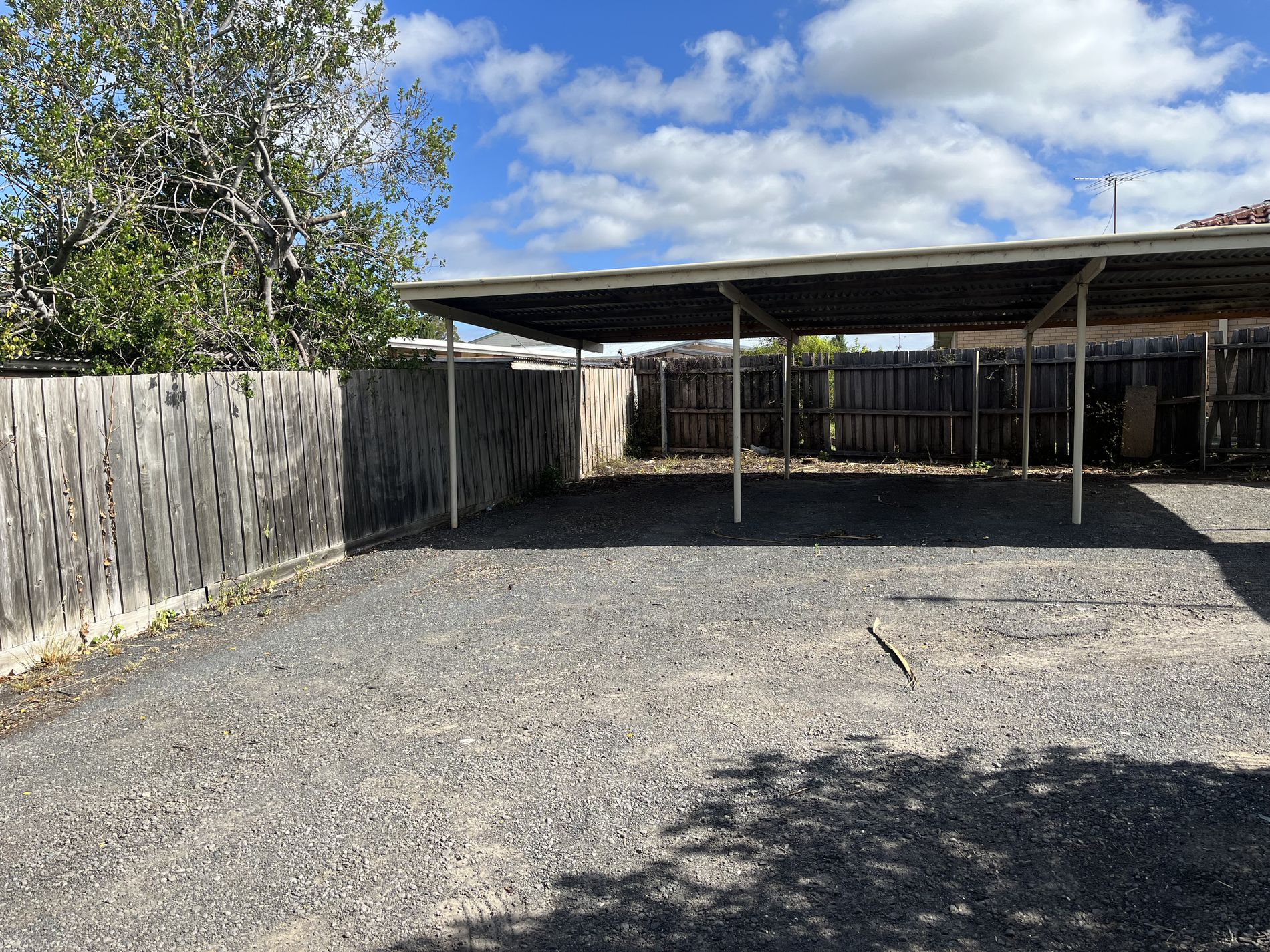 2 / 6 Portarlington Road, Newcomb
