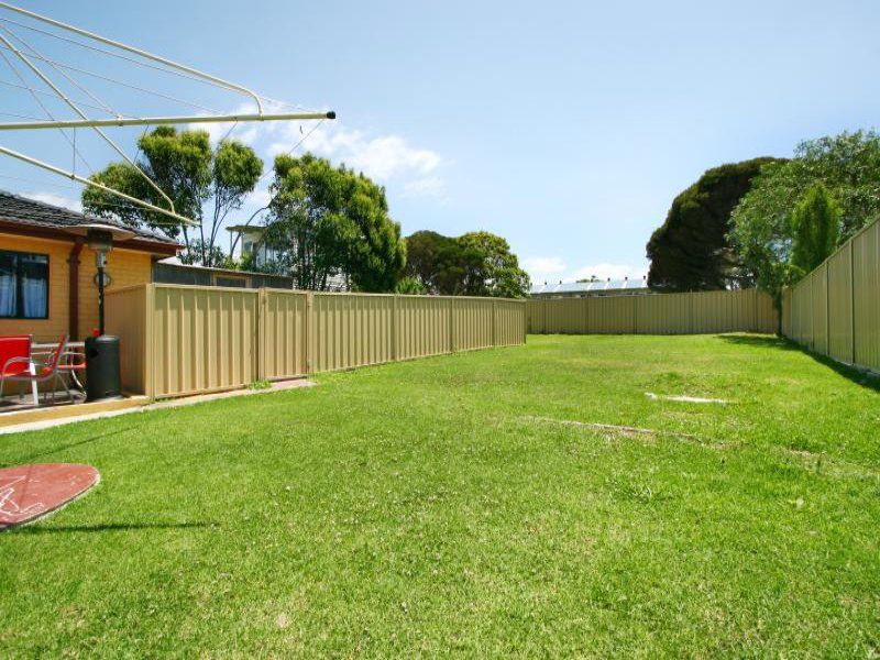 3 Hoskins Ave, Kemblawarra