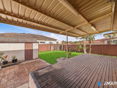 14 Kambala Crescent, Fairfield West