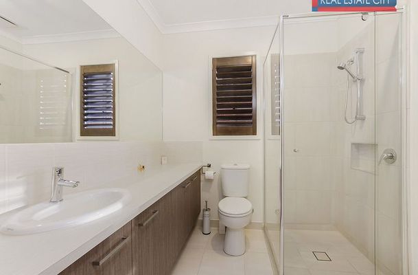 39 Perugia Avenue, Greenvale