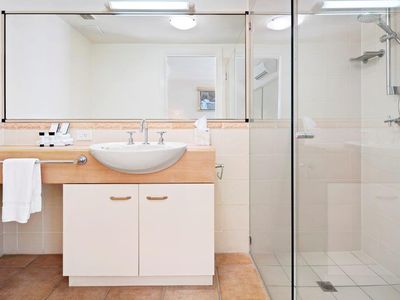 10 / 12 Golden Orchid Drive, Airlie Beach