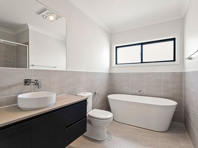 10 Lemon Gr, Stream Hill