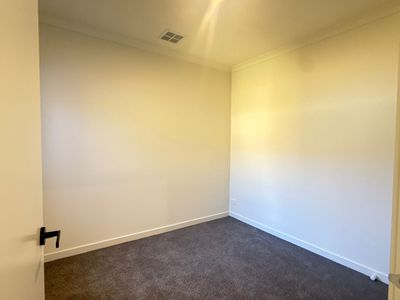 22 Lodge Way, Werribee