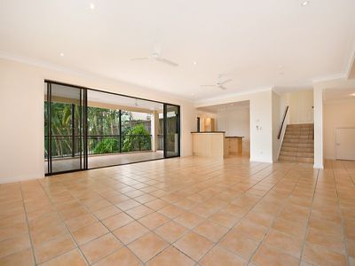 1 / 27 Murray Street, North Ward