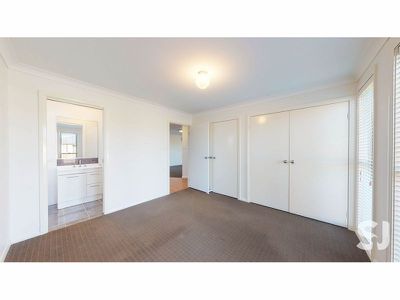 19 Dunheved Circle, Dubbo