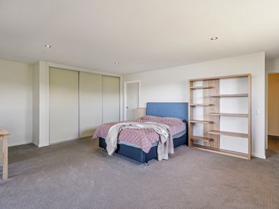 100 Jacksons Road, Franklin