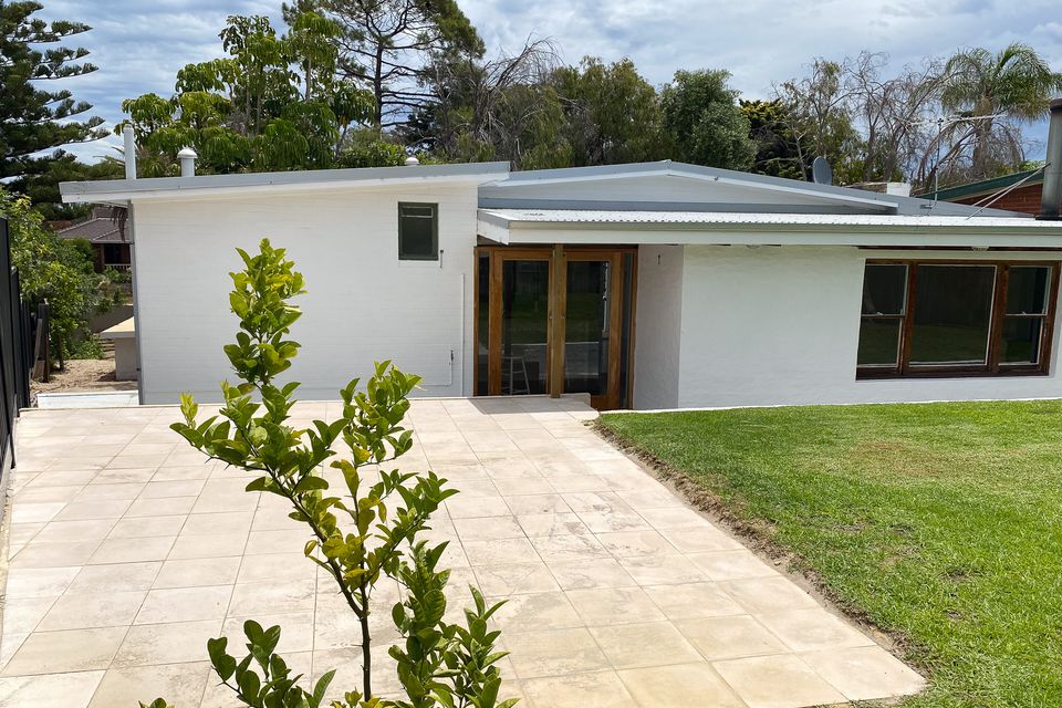 84 Safety Bay Rd, Shoalwater