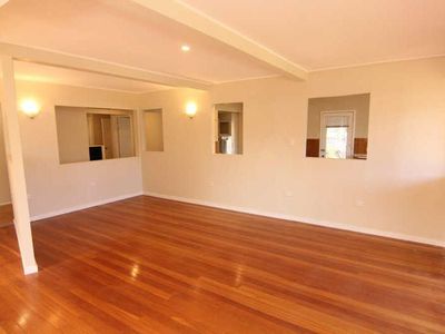 25 The Lakes Way, Forster