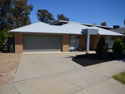 25 Freeman Drive, Kangaroo Flat