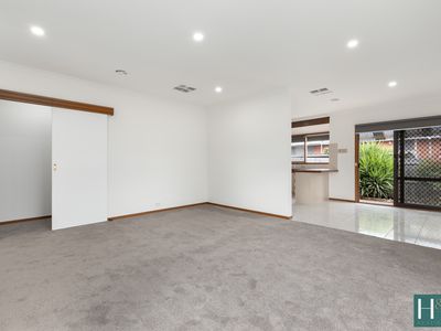 1 / 112 Cooper Street, Essendon