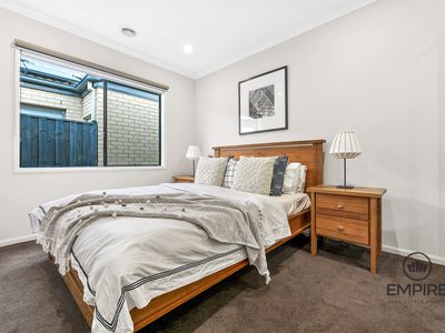 7 Brightstone Drive, Clyde North