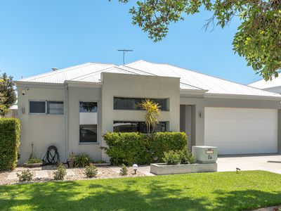 A/11 May Drive, Nollamara