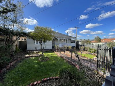 2 Nerissa Grove, Oak Park