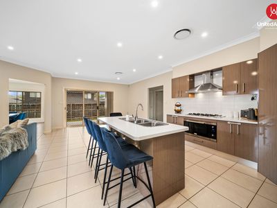 156 Rosedale Circuit, Carnes Hill