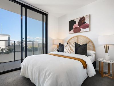 711 / 90 Swain St, Gungahlin