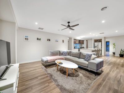 8 Kamala Road, Clyde North