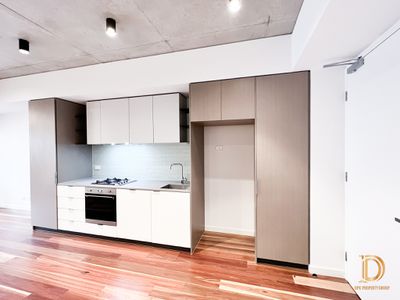 102 / 609 Burwood Road, Hawthorn
