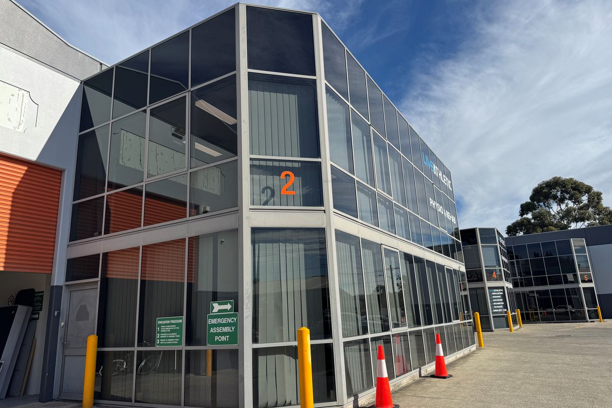 Office & Showroom / Unit 2/2 Endeavour Road, Caringbah