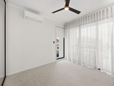 2 John Mckinna Circuit, Taperoo