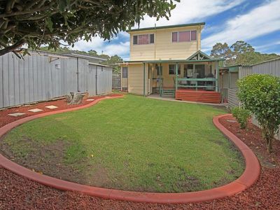 12 Woodlawn Avenue, Burrill Lake