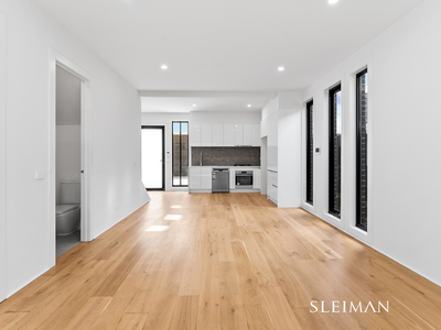 1 / 53 Surrey Drive, Keilor East