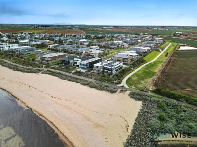 4 Topsails Close, Werribee South