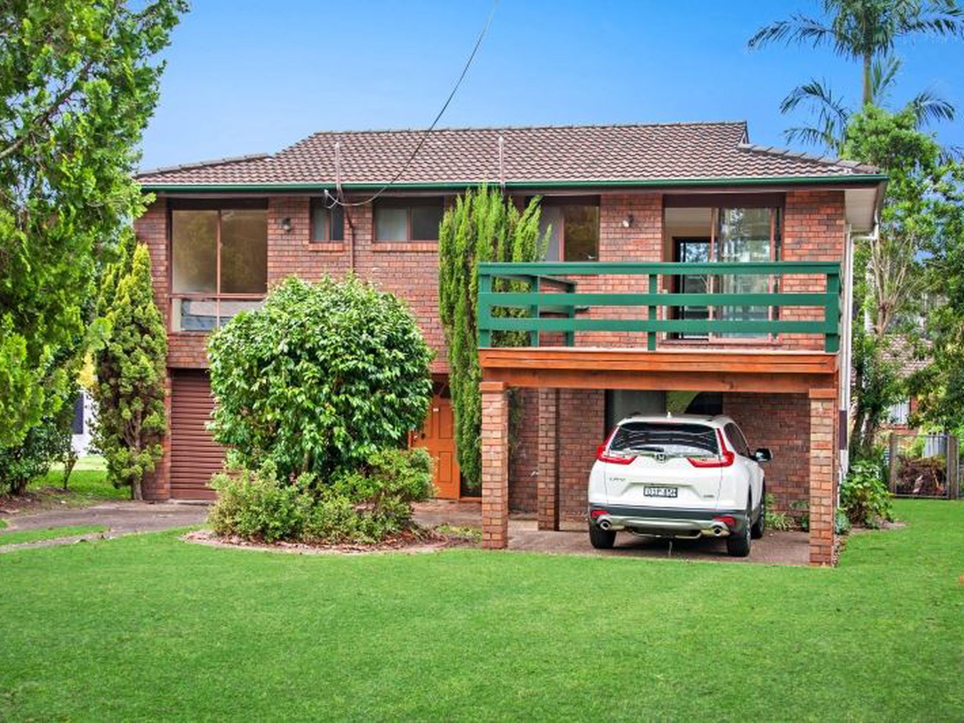 11 Kings Point Drive, Kings Point