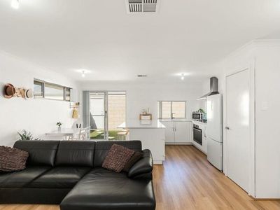 24 Nyilla Approach, Baldivis