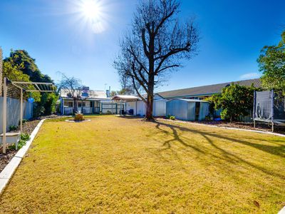 453 TARAKAN AVENUE, Albury