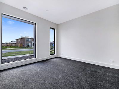 10 Clovis Avenue, Clyde North