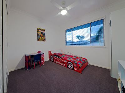 24 Feathertail Place, Wakerley