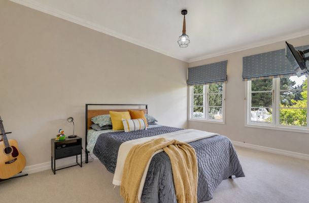 8 Pine Grove, Mickleham