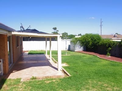 11 Flinders Close, Dubbo