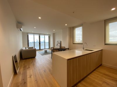 710 / 20 Wardens Walk, Coburg