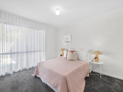 82 Hallen Close, Phillip