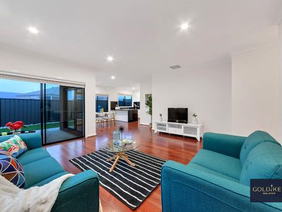 32 Peninsula Crescent, Craigieburn