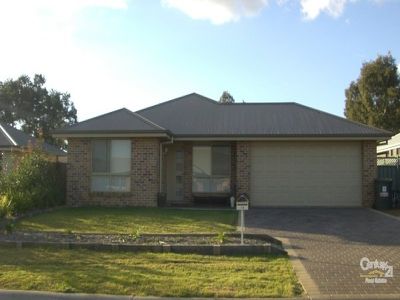 16 Dunheved Circle, Dubbo