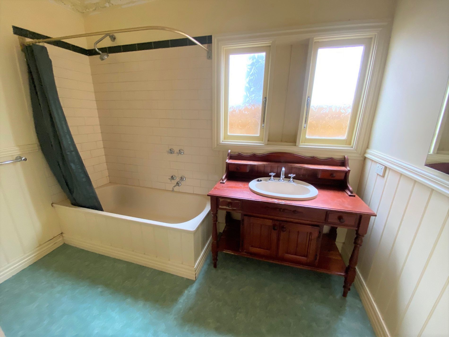 24 Station St, Coburg