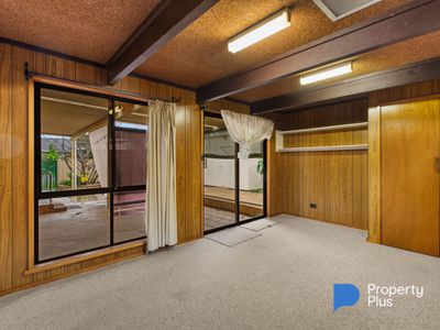 154 MacKenzie Street West, Golden Square
