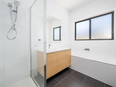 6 Colac Close, Kialla